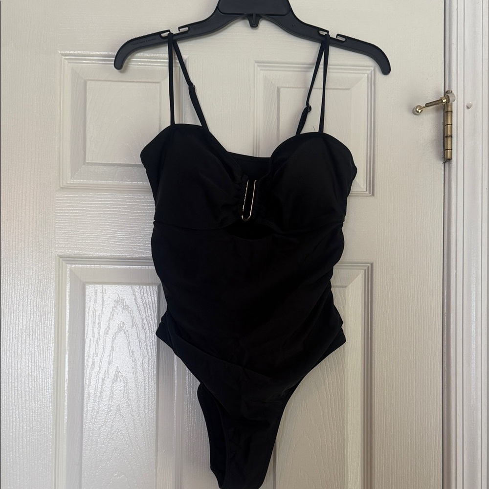Black One-piece Cheeky Removable Pads Swimsuit